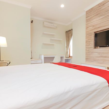 เรดดอร์ซ พรีเมียม เนียร์ รากูนัน ซู 2 Hotel จาการ์ตา ภายนอก รูปภาพ