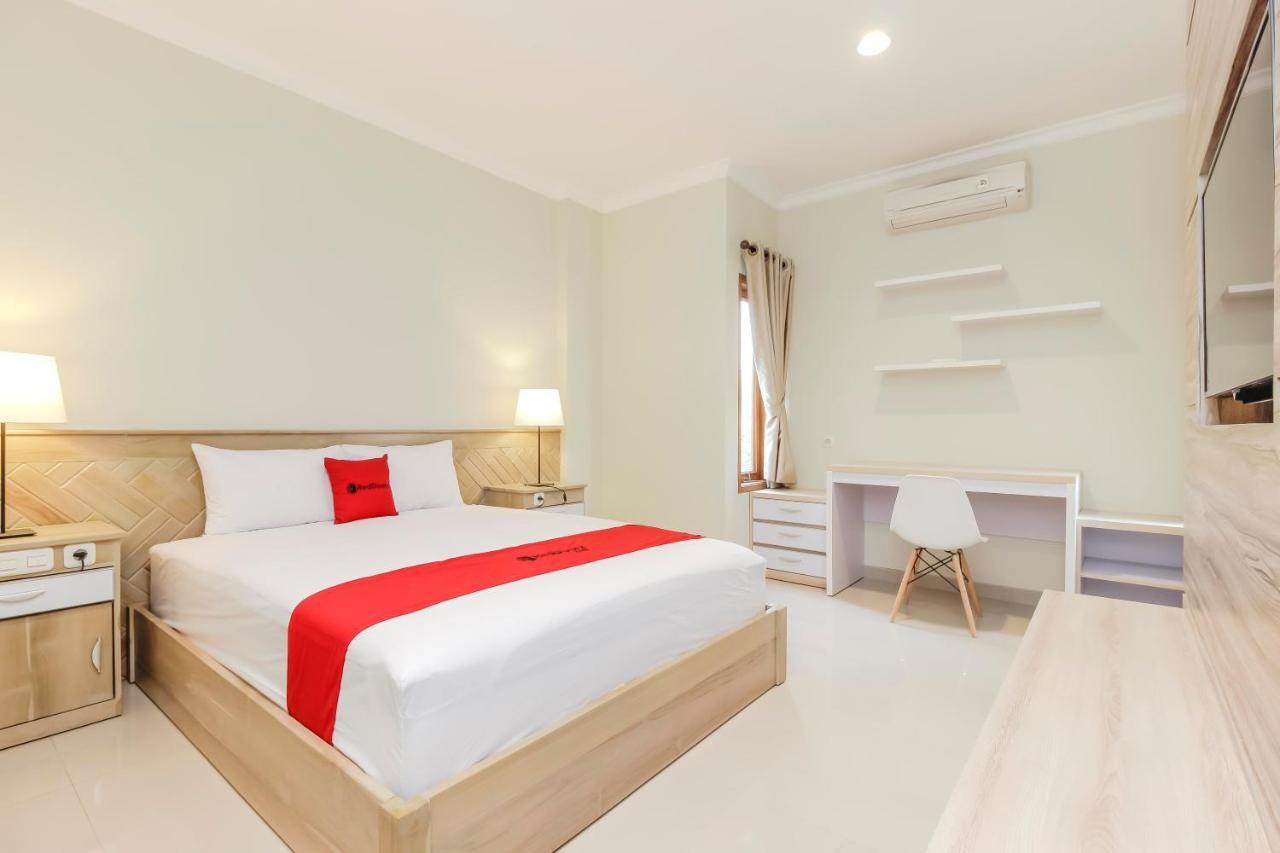 เรดดอร์ซ พรีเมียม เนียร์ รากูนัน ซู 2 Hotel จาการ์ตา ภายนอก รูปภาพ