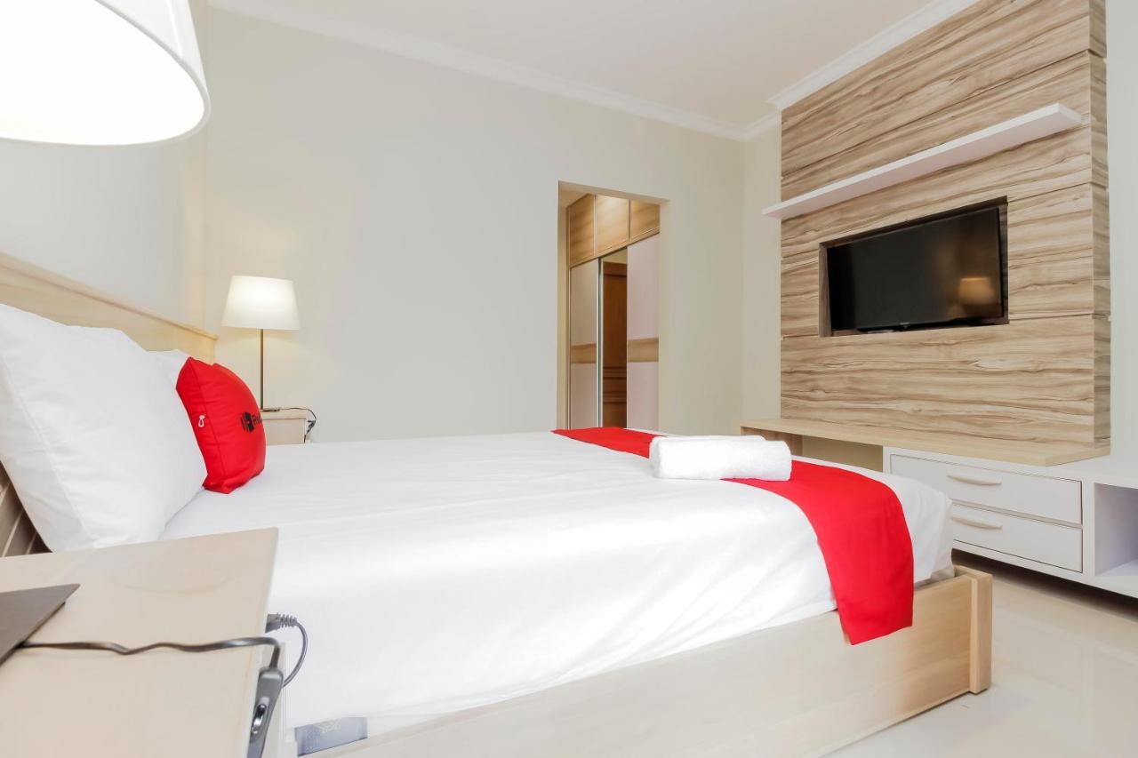 เรดดอร์ซ พรีเมียม เนียร์ รากูนัน ซู 2 Hotel จาการ์ตา ภายนอก รูปภาพ