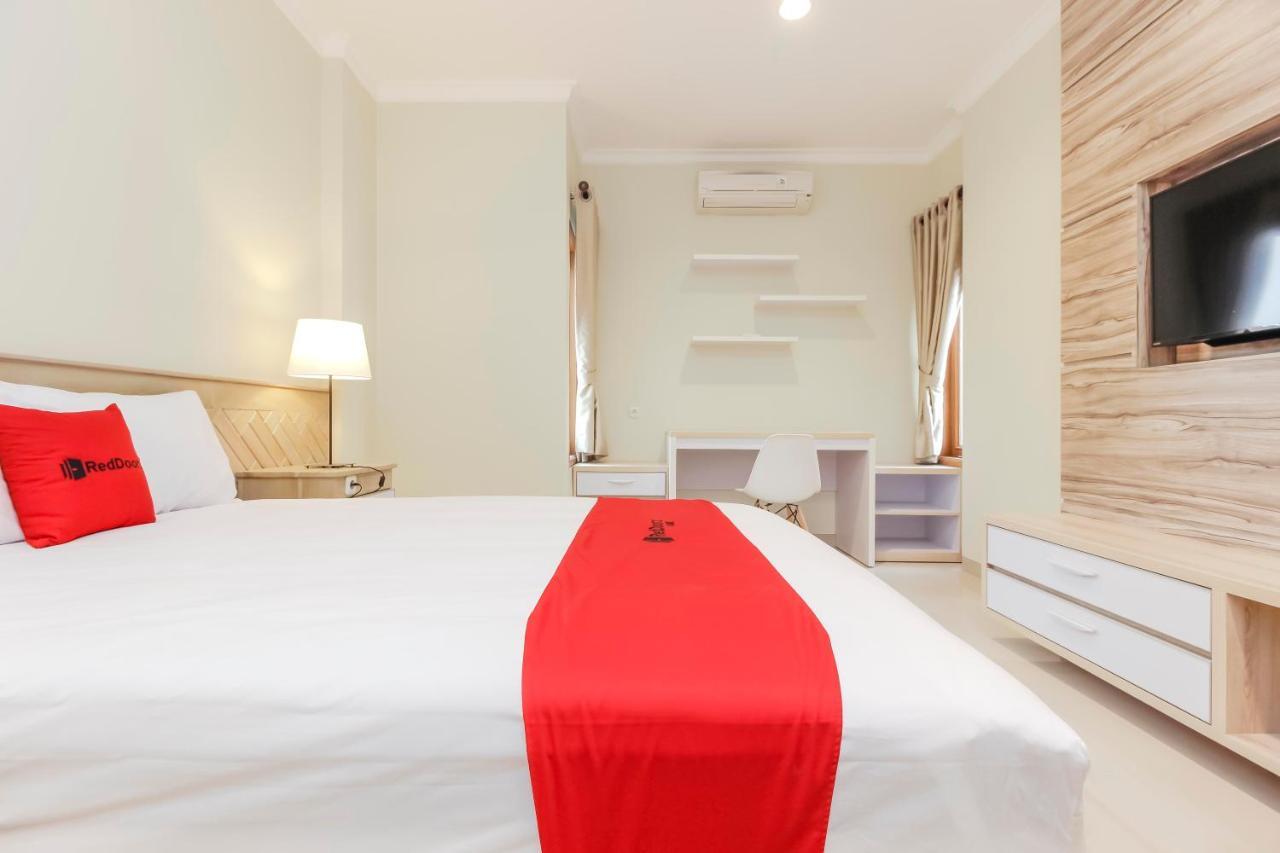 เรดดอร์ซ พรีเมียม เนียร์ รากูนัน ซู 2 Hotel จาการ์ตา ภายนอก รูปภาพ
